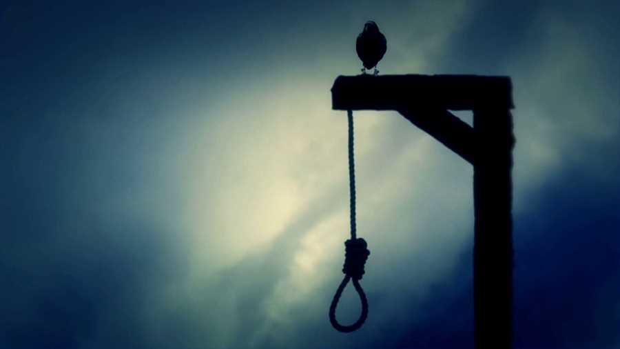 Two women apply to hang men
