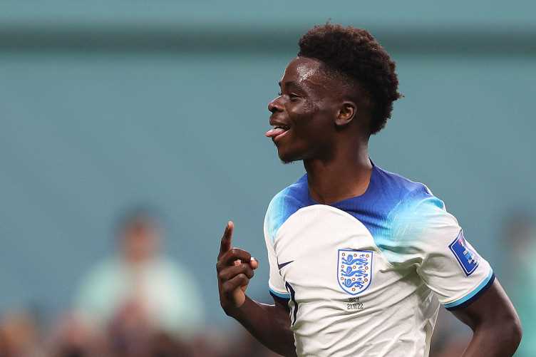 England hit 6 past Iran