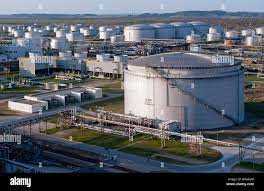 Fuel depot hi-res stock photography and images - Alamy