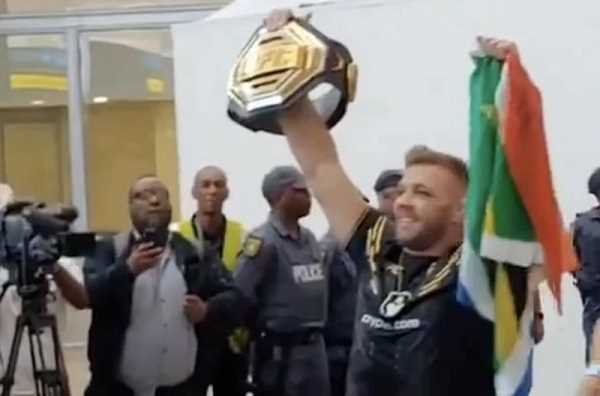 Dricus du Plessis returns to hero’s welcome in SA