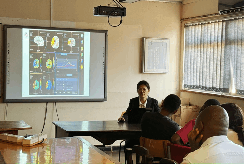 Chinese doctors share experience in stroke diagnosis and treatment