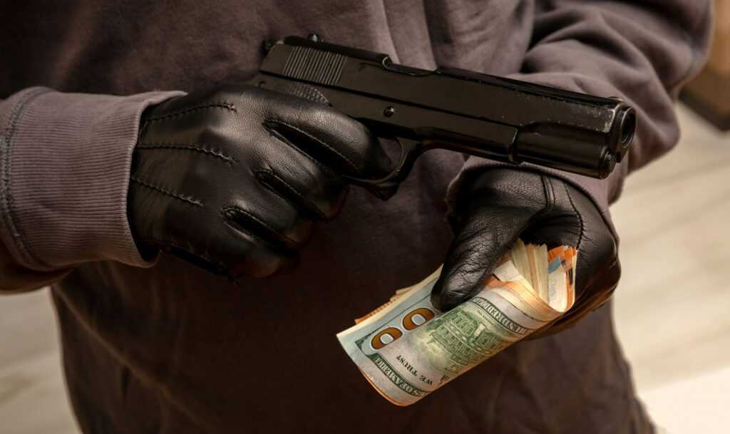 Waterfalls Man in Court for Robbery After Impersonating Police Officer